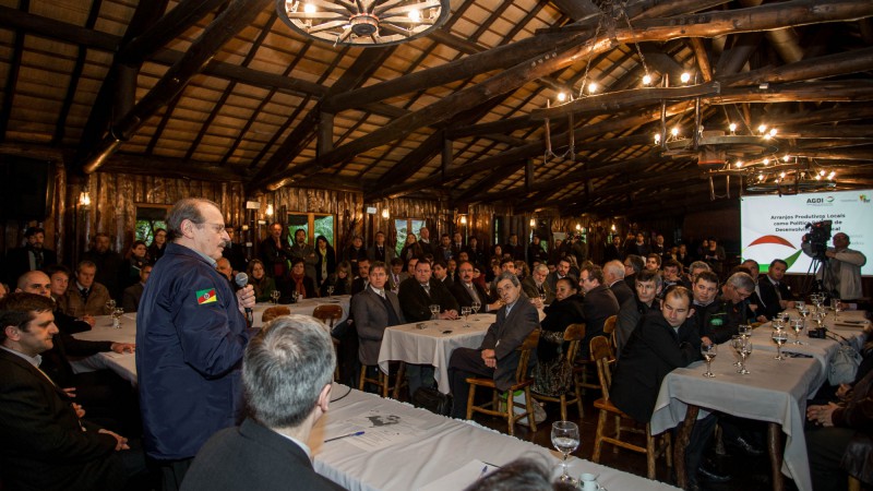 14.08.2013 Governador Tarso Genro durante ato de assinatura de convênios de Novos APLs e lançamento da II Conferência Estadual de Arranjos Produtivos Locais