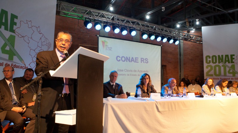 04:10:13: Etapa estadual da conferência nacional de educação. Fala do secretário de educação José Clóvis de Azevedo.