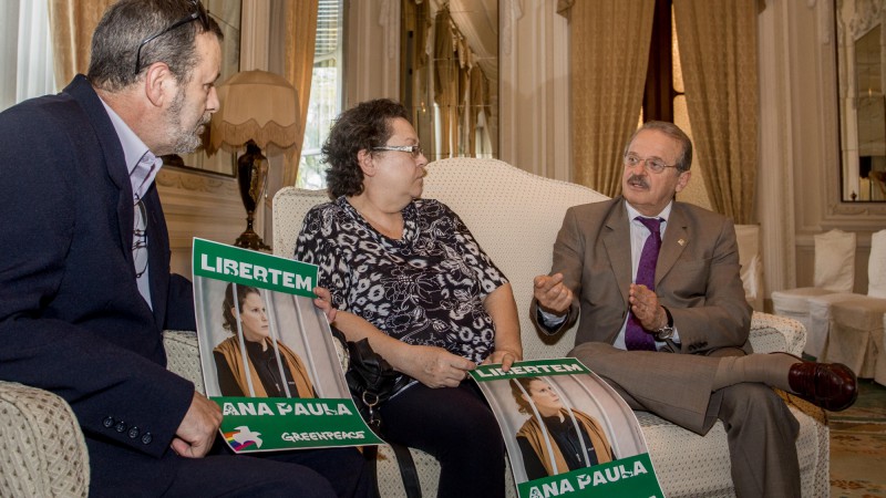 14.10.13 Governador Tarso Genro recebe os pais de Ana Paula Maciel, ga&uacute;cha ativista do Greenpeace presa na R&uacute;ssia