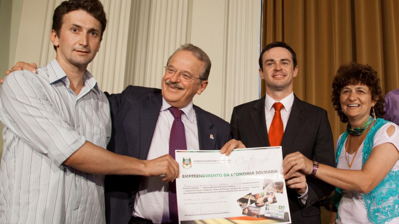 18.11.2013 Governador Tarso Genro durante entrega do certificado de Empreendimento da Economia Solidária