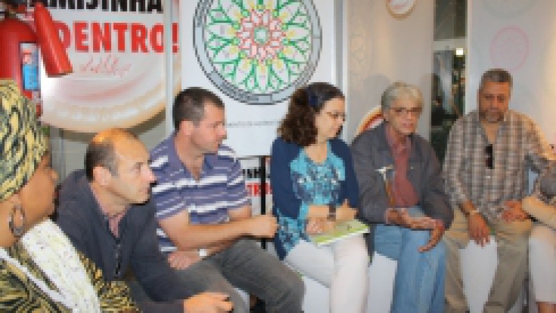 Como parte do F&oacute;rum Sa&uacute;de, Educa&ccedil;&atilde;o e Diversidade - Um di&aacute;logo na preven&ccedil;&atilde;o &agrave;s DSTs/Aids, que est&aacute; sendo realizado na 59&ordf; Feira do Livro de Porto Alegre,&nbsp;foi realizada nessa ter&ccedil;a-feira (5) uma roda de conversa sobre pr&aacute;ticas de preven&ccedil;&atilde;o, com