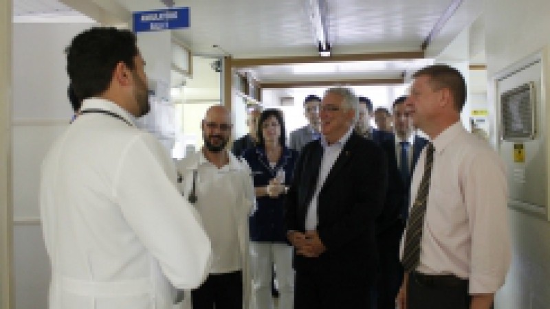 O vice-governador Beto Grill cumpriu roteiro na região do Vale do Taquari durante os dias 19 e 20 de dezembro. Ele visitou hospitais em Marques de Souza, Teutônia, Estrela e Cruzeiro do Sul, recebeu as demandas dos gestores locais e conheceu mais