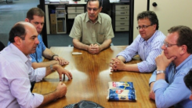 A redução do ICMS de 12% para 7% para o arroz a partir de maio deste ano fez com que indústrias como a Josapar, com sede em Pelotas, alcançassem mercados como os de Minas Gerais e São Paulo. A informação foi dada nesta terça-feira (26) ao secretário