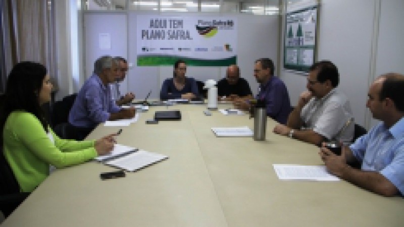A comitiva formada por técnicos uruguaios que integram o Fundo Internacional para o Desenvolvimento Agrícola (Fida) apresentou ao Departamento de Cooperativismo da Secretaria de Desenvolvimento Rural, Pesca e Cooperativismo (SDR), nesta quinta (21) e