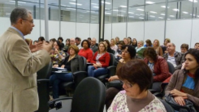 Para tratar da reestruturação do atendimento da Educação de Jovens e Adultos (EJA) nos Núcleos Estaduais de EJA e Cultura Popular (Neeja), a Secretaria de Estado da Educação (Seduc) esteve reunida com diretores de Neejas e representantes de