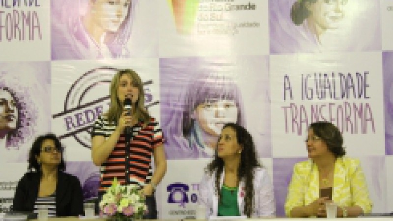 Representantes das nove regiões funcionais do Estado estão reunidas em Porto Alegre para discutir as políticas públicas para as mulheres. As atividades que iniciaram nesta terça-feira (19) e seguem até a quarta-feira (20) fazem parte do III Encontro