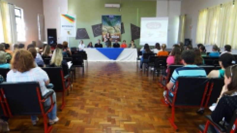 Uma das atrações centrais da 20ª Feira Nacional da Soja (Fenasoja), o Festival de Pratos à Base de Soja vai movimentar Santa Rosa em abril. O evento, que deve reunir participantes de 40 municípios da região, está previsto para o dia 30 de abril. Durante