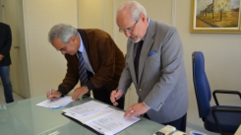 A Secretaria de Estado da Cultura (Sedac)&nbsp;e a Copelmi Minera&ccedil;&atilde;o Ltda. assinaram&nbsp;termo para doa&ccedil;&atilde;o de R$ 152 mil e tamb&eacute;m de documentos do antigo Cons&oacute;rcio Administrador de Empresas de Minera&ccedil;&atilde;o (Cadem) ao Museu do Carv&atilde;o do Rio Grande do Sul. A