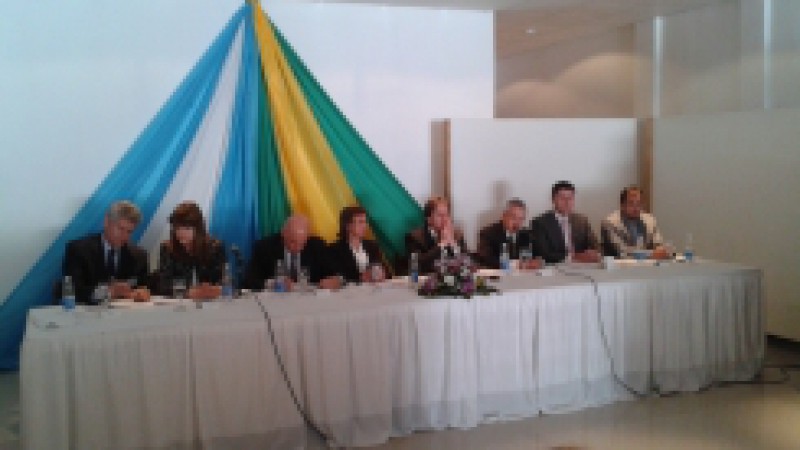 O Governo do Estado participou da VIII Jornada do Comitê de Integração Fronteiriça Uruguaiana - Paso de Los Libres, nessa quinta-feira (26), na cidade argentina. O evento tem a proposta de promover o desenvolvimento conjunto e a integração na região da