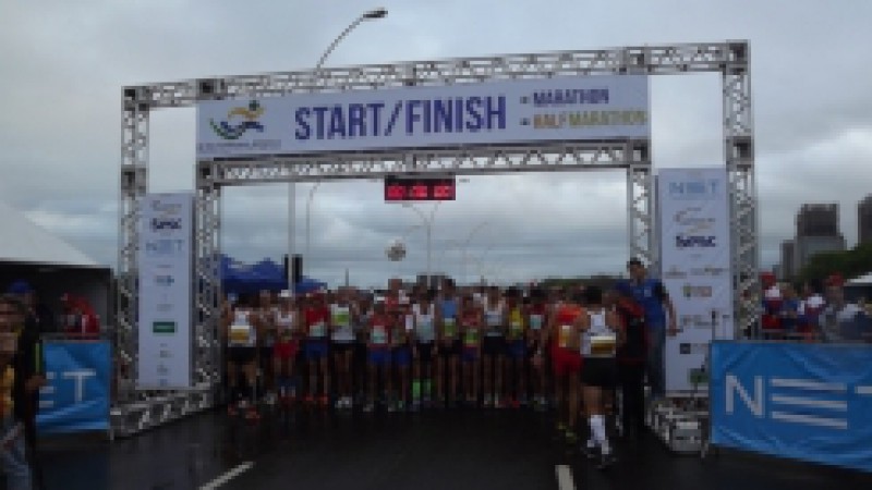 As provas da maratona e a meia maratona marcaram a data de encerramento do 20&deg; Campeonato Mundial de Atletismo Master, neste domingo (27), em Porto Alegre. O trajeto de 42 quil&ocirc;metros, que teve 247 participantes (199 homens e 48 mulheres), de 35 a 85