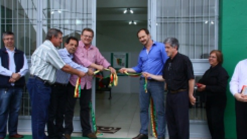 A Inspetoria de Defesa Agropecuária (IDA) de Sobradinho foi modernizada e entregue nesta quinta-feira (24) pelo secretário estadual da Agricultura, Luiz Fernando Mainardi. Segundo ele, o órgão tem a responsabilidade, além do habitual trabalho no cuidado