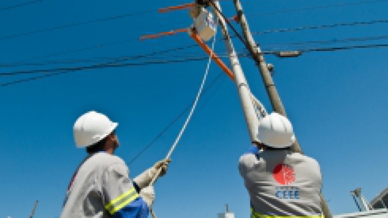 A CEEE concluiu, no mês de novembro, 50 obras que integram o programa de manutenção e extensão do sistema de distribuição de energia elétrica. Os empreendimentos foram realizados, pela Regional Metropolitana, em Porto Alegre, Alvorada, Eldorado do Sul,