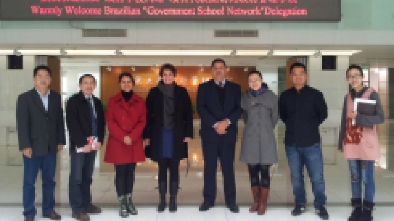 Durante a missão gaúcha à China, a Rede Escola de Governo obteve resultados satisfatórios em agenda no Oriente. A diretora de Educação e Formação da Fundação para o Desenvolvimento de Recursos Humanos, Sandra Bitencourt, visitou na quarta-feira (4), a