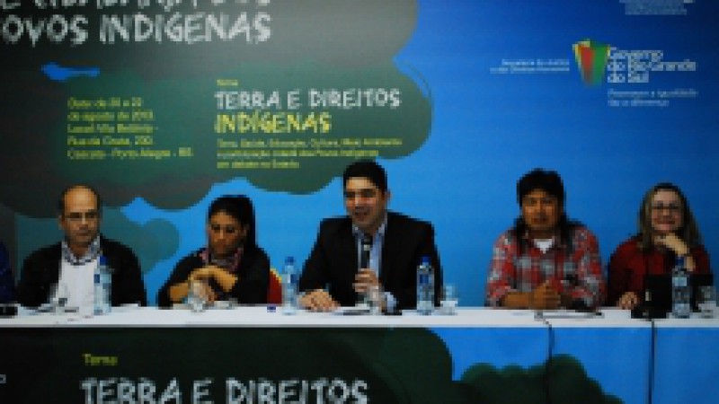 A demarcação de terras indígenas no Rio Grande do Sul pautou o encontro na tarde desta quarta-feira (21) no 7º Fórum Estadual de Cidadania dos Povos Indígenas, que ocorre em Porto Alegre desde a segunda-feira (19). Representantes das três etnias