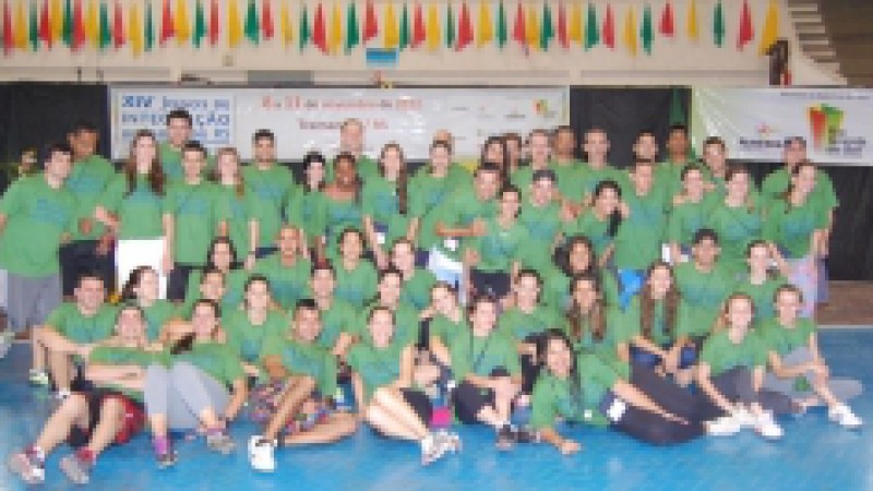Mais de 120 acadêmicos de Educação Física são candidatos às 60 vagas disponíveis na Capacitação para atuação de forma voluntária, nos XV Jogos de Integração do Idoso do RS. As atividades ocorrerão no período de 07 a 10 de novembro de 2013, em Tramandaí -