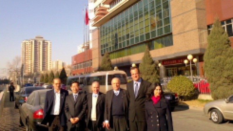 Um dos grupos que compõem a missão do governo gaúcho à China visitou a China International Tobaco (CIT), com o objetivo de dar continuidade às negociações que visam constituir uma joint venture entre a estatal chinesa e a Alliance One, sediada em