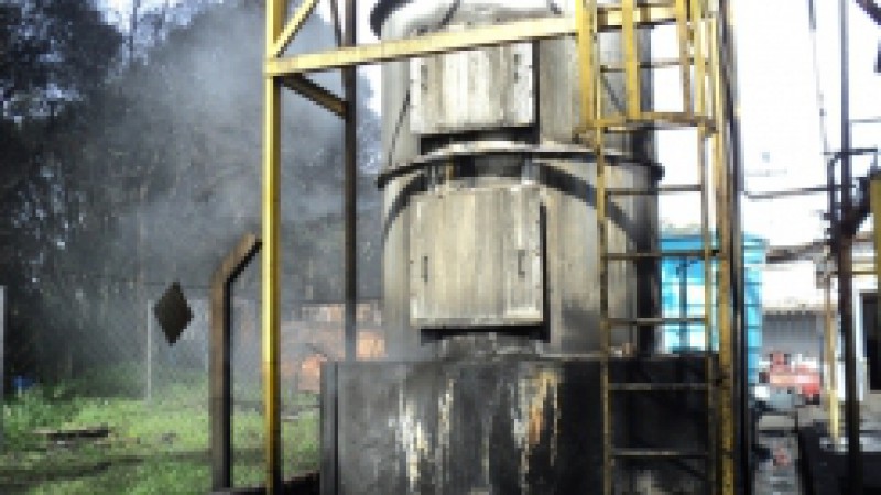 A empresa Seresa Servi&ccedil;os de Res&iacute;duos de Sa&uacute;de Ltda, de Caxias do Sul, teve seus dois incineradores lacrados depois de uma vistoria conjunta realizada por t&eacute;cnicos da Fepam e agentes do Batalh&atilde;o Ambiental. Foram constatadas diversas (e graves)