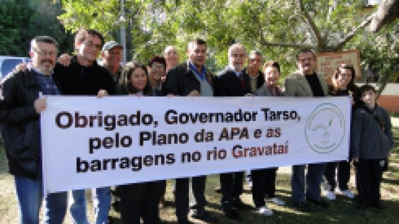 A Secretaria Estadual do Meio Ambiente (Sema) e a Funda&ccedil;&atilde;o Zoobot&acirc;nica (FZB) assinaram nesta sexta-feira (07) um protocolo de inten&ccedil;&otilde;es que encaminha a execu&ccedil;&atilde;o do plano de manejo da &Aacute;rea de Prote&ccedil;&atilde;o Ambiental (APA) do Banhado Grande. Previsto em lei, o