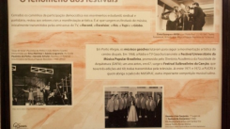 A exposição que apresenta a história dos mais de 40 anos dos festivais nativistas do Rio Grande do Sul chega a Porto Alegre. Entre 3 e 13 de julho, os painéis que circularam pelos principais eventos de música tradicionalista do Estado, desde novembro de