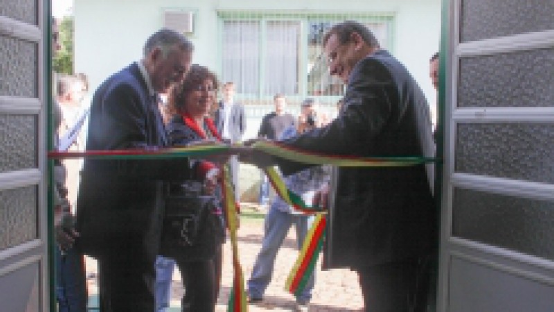O Governo do Estado entregou duas Inspetorias de Defesa Agropecuária (IDA) reestruturadas, nesta quinta-feira (11), aos municípios de Panambi e Ijuí. O objetivo da modernização é trabalhar com um sistema de registro informatizado, fiscalização sanitária