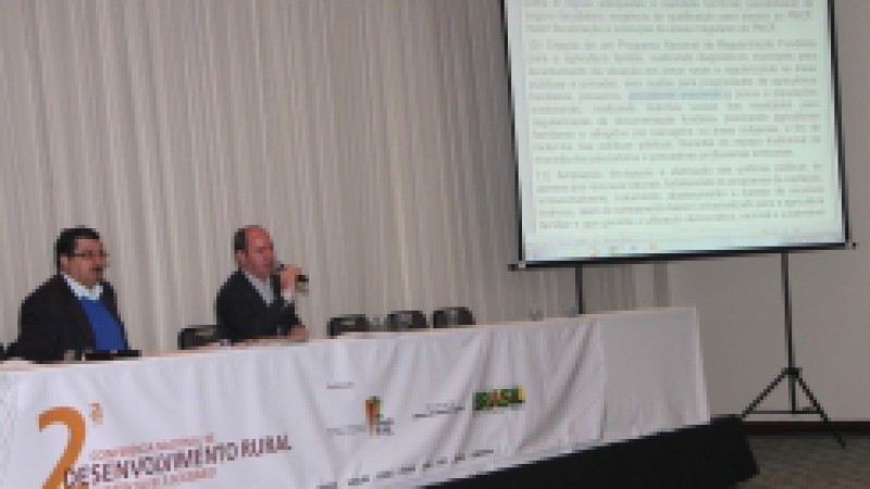 Preocupação frequente entre os agricultores e os órgãos públicos ligados ao campo, o tema da sucessão familiar no meio rural foi bastante discutido durante a 2ª Conferência Estadual de Desenvolvimento Rural Sustentável e Solidário, encerrada na