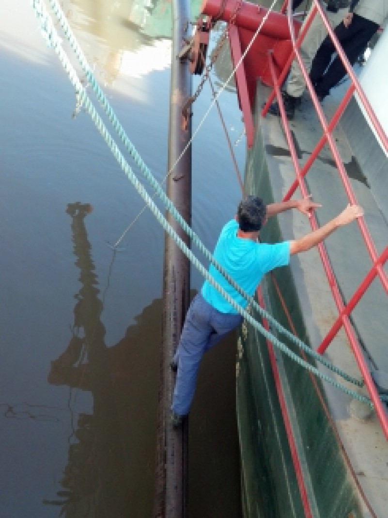 A vistoria em 60 dragas que est&atilde;o proibidas de minerar no rio Jacu&iacute; come&ccedil;ou na ter&ccedil;a-feira (30). A Funda&ccedil;&atilde;o Estadual de Prote&ccedil;&atilde;o Ambiental (Fepam), em conjunto com o Batalh&atilde;o Ambiental e a Pol&iacute;cia Civil (integrantes das A&ccedil;&otilde;es Integradas de Fiscaliza&ccedil;&atilde;o
