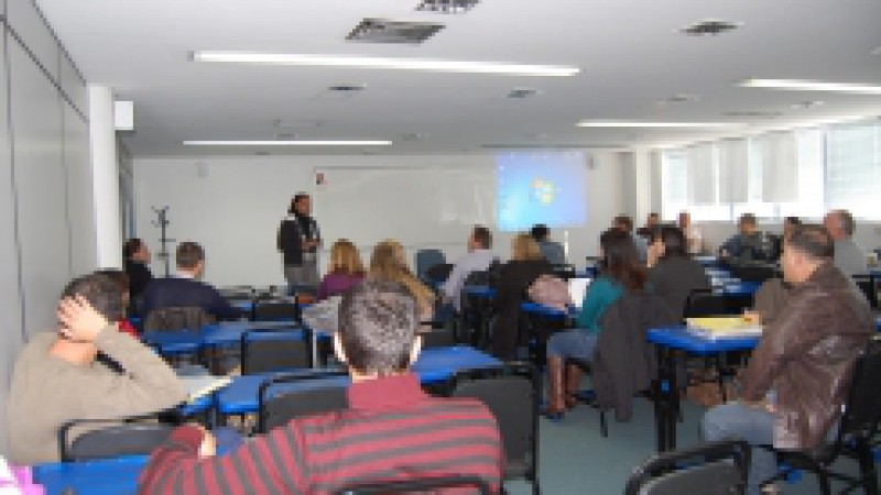 M&eacute;dicos-veterin&aacute;rios de v&aacute;rios munic&iacute;pios do Estado dever&atilde;o participar, de 08 a 12 de julho, do segundo m&oacute;dulo te&oacute;rico do curso de capacita&ccedil;&atilde;o oferecido pelo Governo do Estado. O curso &eacute; executado pela Secretaria da Agricultura, Pecu&aacute;ria e Agroneg&oacute;cio