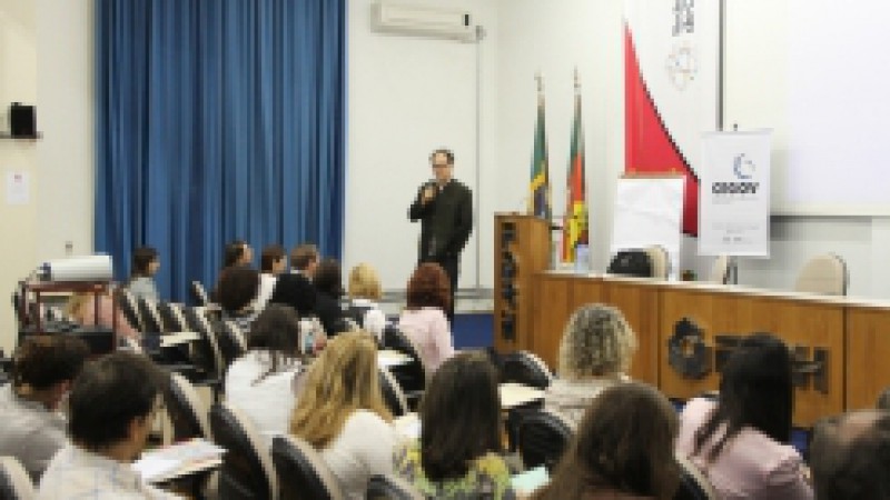 A Fundação para o Desenvolvimento dos Recursos Humanos (FDRH), através da Rede Escola de Governo, realizou na manhã desta terça-feira (23), a aula inaugural do curso A Política da Avaliação de Políticas Públicas, que integra a 2ª edição do Curso de
