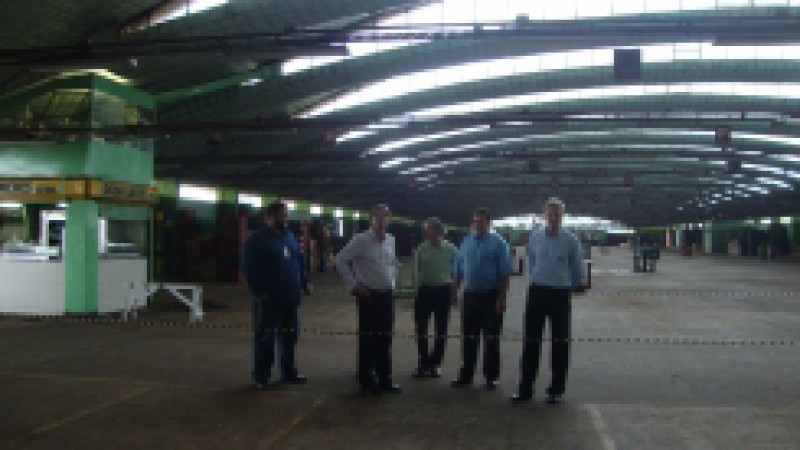 Para conhecer o complexo da Ceasa/RS (Centrais de Abastecimento do Estado) e o seu funcionamento, representantes da Cooperativa Santa Clara, de Carlos Barbosa, estiveram na manhã desta quarta-feira (15) na sede da empresa. O grupo foi recebido pelo