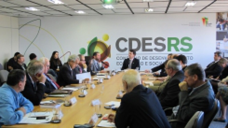 A utilização do carvão mineral como fonte de energia elétrica no Rio Grande do Sul foi tema de discussão, nesta segunda-feira (15), durante reunião do Conselho de Desenvolvimento Econômico e Social (CDES-RS). A atividade marcou a reinstalação da Câmara