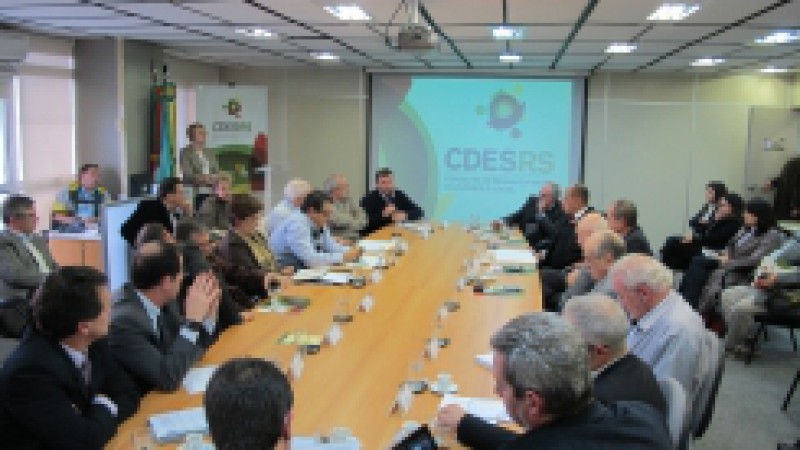 A exploração do carvão mineral no Rio Grande do Sul foi debatida na tarde desta segunda-feira (17), por ambientalistas, empresários do setor e órgãos governamentais, no Conselho de Desenvolvimento Econômico e Social (Cdes-RS). O debate gerou como