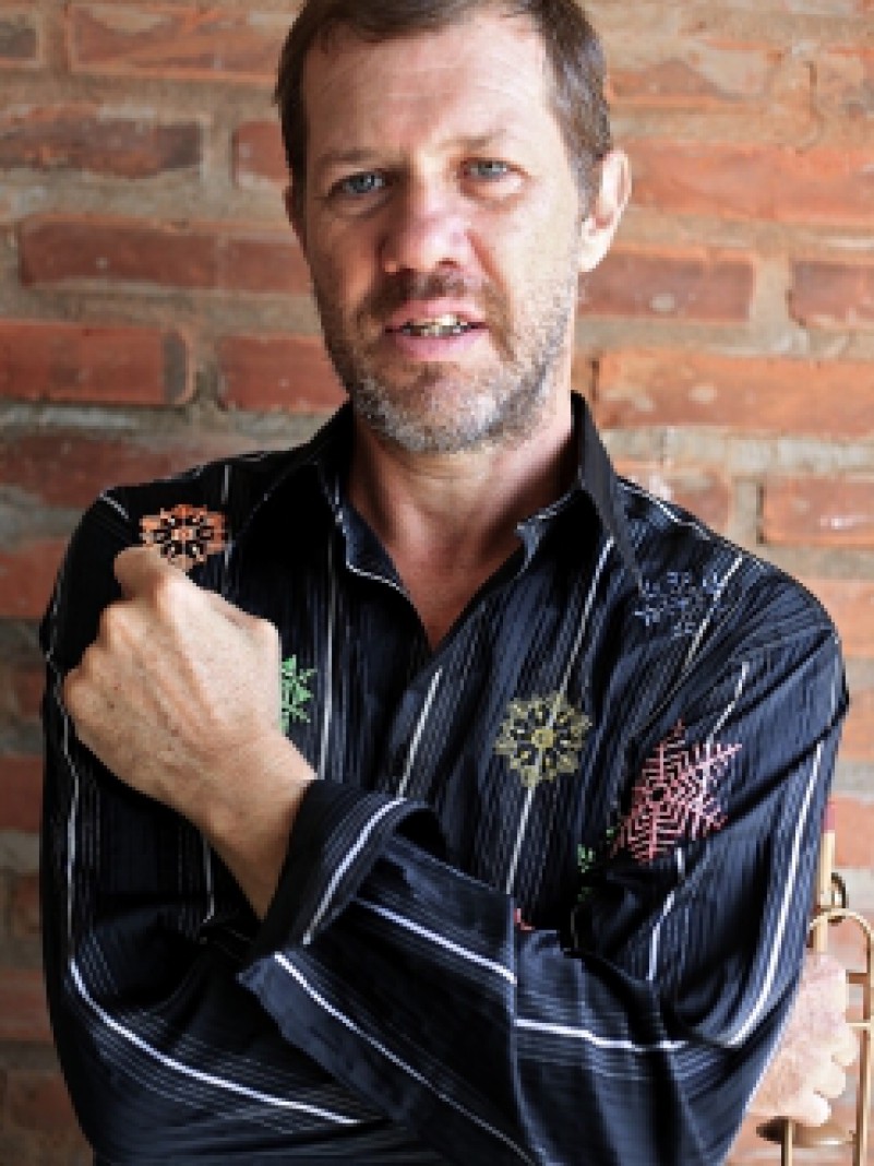 Rodando El Mundo - disco em vinil 12 é o novo trabalho de Wander Wldner, com demos, raridades e gravações ao vivo, que será lançado em Porto Alegre nos dias 09 e 10 de março, às 21h, no Teatro Bruno Kiefer da Casa de Cultura Mario Quintana (CCMQ).