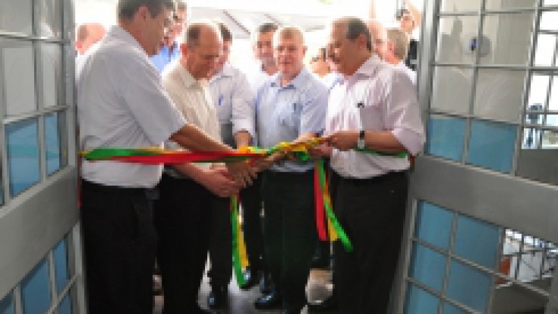 O governador Tarso Genro inaugurou, nesta quinta-feira (24), a nova regional da Emater/RS-Ascar, no município de Soledade. O chefe do Executivo, acompanhado pelo titular da Secretaria do Desenvolvimento Rural, Pesca e Cooperativismo (SDR), Ivar Pavan,