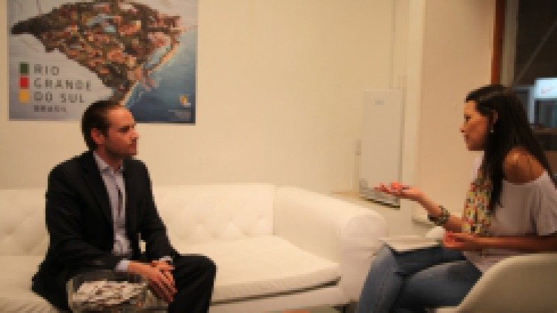 A Secretaria Estadual do Turismo (Setur) reuniu-se com o diretor de Internet e Marketing da empresa argentina e uruguaia de transportes Buquebus (BQB), Lars Janson, na noite dessa sexta-feira (18), em Punta del Este, no Uruguai. O encontro, que tratou do