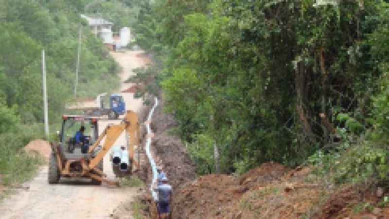 A Companhia Riograndense de Saneamento (Corsan) inaugura, nesta segunda-feira (20), uma nova adutora de água bruta em Gravataí, ligando a captação junto ao Rio Gravataí até a Estação de Tratamento de Água (ETA), no bairro Passo dos Negros. No valor de R$