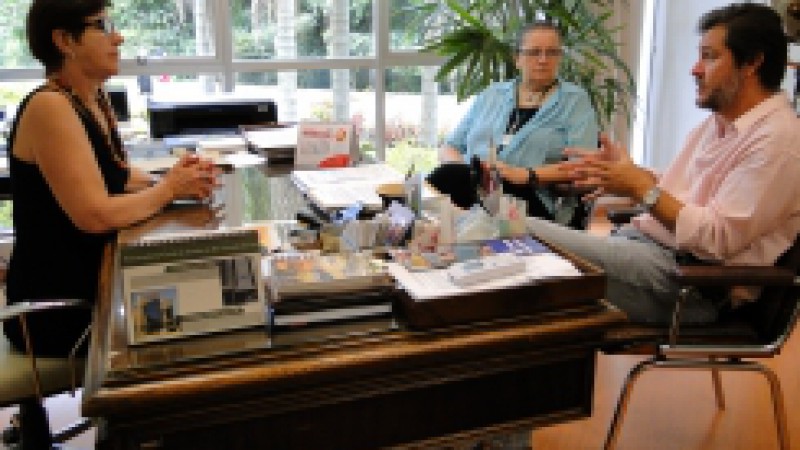 A presidente da Fundação Zoobotânica do Estado (FZB), Arlete Pasqualetto, se reuniu nesta quarta-feira (22) com o coordenador do projeto BID/ Alianza, Anibal Parera, e com a pesquisadora da FZB, Luiza Chomenko, coordenadora técnica do projeto no RS.O