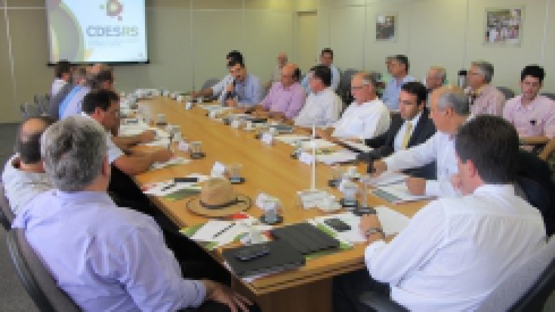 O estímulo à produção de energia eólica na Região da Campanha foi tema de reunião nesta segunda-feira (27), entre representantes do Governo do Estado e prefeitos da região. A atividade contou com a participação de dirigentes da Eletrosul-Eletrobras e do