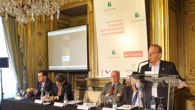 07.03.14 Governador Tarso Genro no Seminário Internacional Cooperação Ibero-Americana e Desenvolvimento, na Casa América em Madri