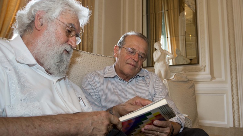 12.03.14 Governador Tarso Genro recebe o teólogo Leonardo Boff no Palácio Piratini