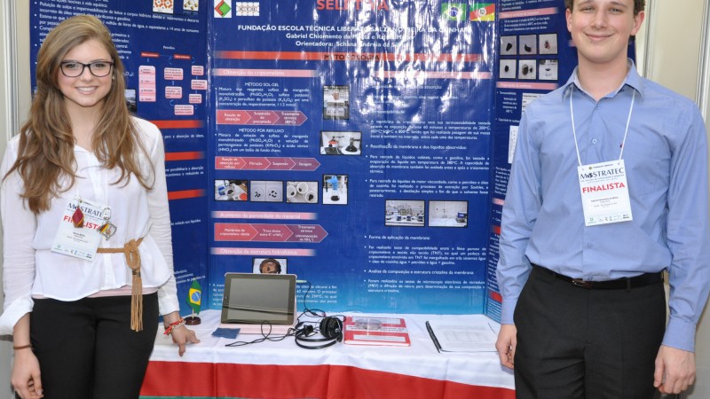 Raíssa Müller e Gabriel Chiomento da Motta, credenciados para a Intel ISEF, nos EUA, feira que acontece em maio de 2014