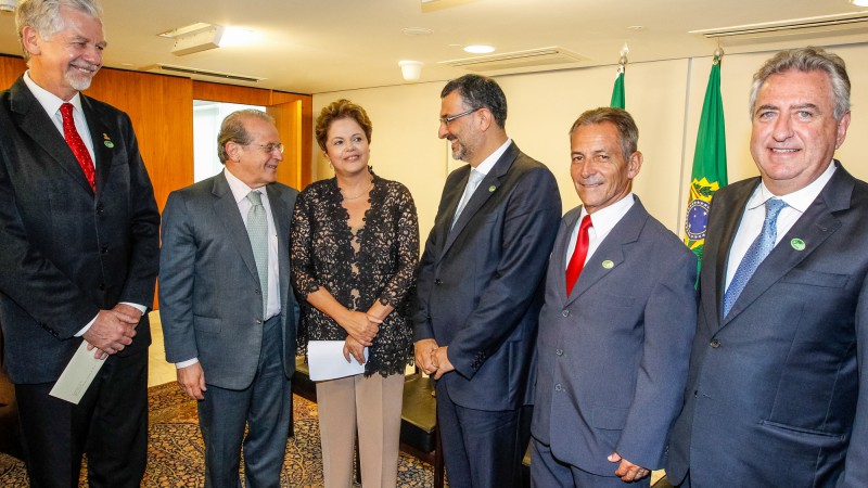 Brasília - DF, 31/03/2014. Presidenta Dilma Rousseff durante assinatura do contrato para construção da ponte sobre o rio Guaíba. Foto: Roberto Stuckert Filho/PR