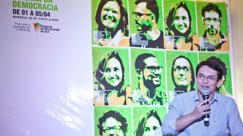 PORTO ALEGRE, RS, BRASIL, 02.04.14: Painel A Memória como Política da Repressão, no Memorial do Rio Grande do Sul. Presença de Eduardo Jozami, Diretor Nacional do Centro Cultural de Memória Haroldo Conti, na Argentina, Gilles Gomes, Coordenador da