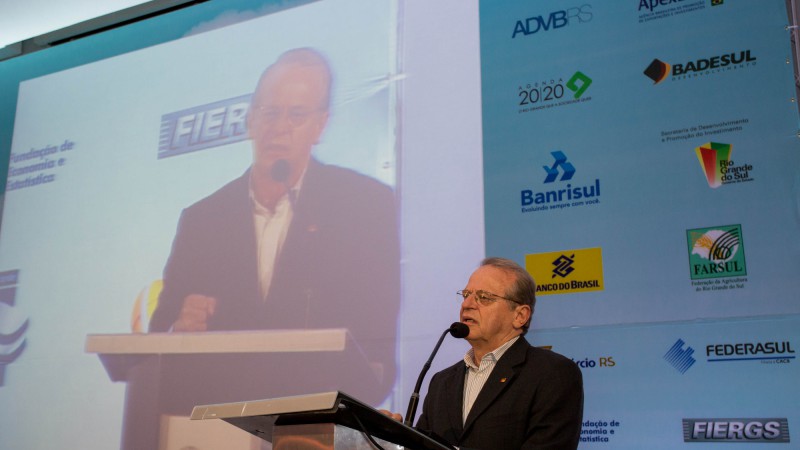 PORTO ALEGRE, RS, BRASIL: Governador Tarso Genro participa do Almo&ccedil;o da Exporta&ccedil;&atilde;o 2014 - Lan&ccedil;amento do 42&ordm; Pr&ecirc;mio Exporta&ccedil;&atilde;o RS  Foto: Caco Argemi/Pal&aacute;cio Piratini