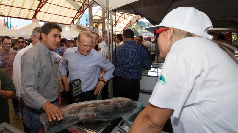 PAROBÉ, RS, BRASIL, 16.04.14: Governador Tarso Genro visita à Feira do Peixe. Foto: Caco Argemi/Palácio Piratini