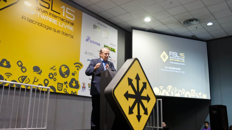 PORTO ALEGRE, RS, BRASIL, 07.05.14: Governador Tarso Genro participa da cerim&ocirc;nia de abertura do 15&ordm; F&oacute;rum Internacional Software Livre (FISL 15). Foto: Alina Souza/Pal&aacute;cio Piratini
