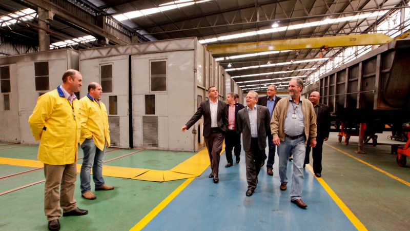 CAXIAS DO SUL, RS, BRASIL, 09.05.14: Governador Tarso Genro visita a empresa Guerra. Foto: Alina Souza/Palácio Piratini