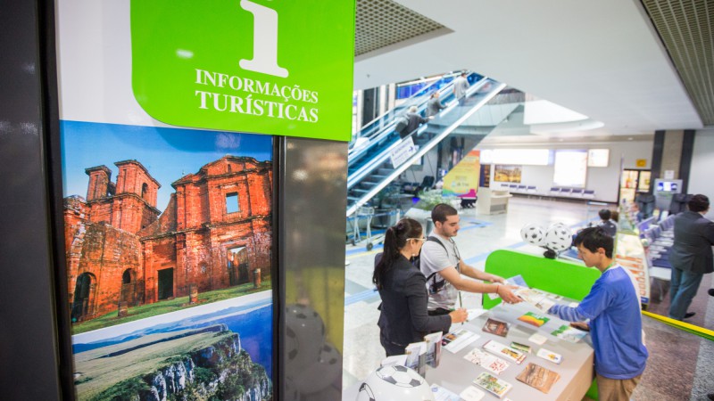 Centro de Atenção ao Turista no aeroporto foi reformado especialmente para a Copa