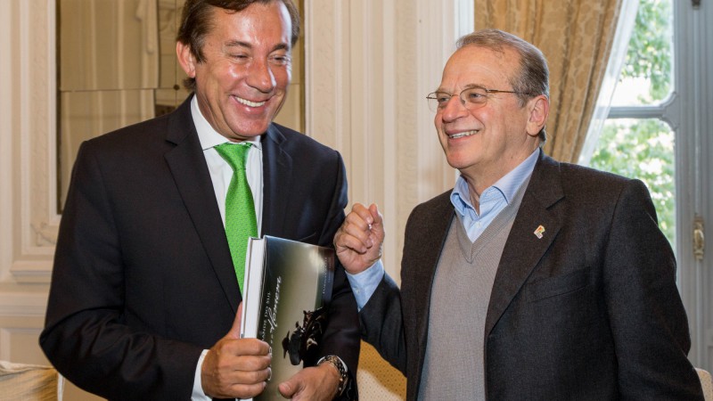 PORTO ALEGRE, RS, BRASIL: Governador Tarso Genro recebe o Embaixador da Argentina no Brasil, Sr. Luis Maria Kreckler no Palácio Piratini. Foto: Caroline Bicocchi/Palácio Piratini