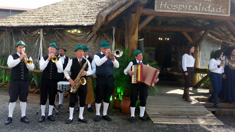 Banda t&iacute;pica alem&atilde; de Nova Petr&oacute;polis promoveu a cultura germ&acirc;nica e da Serra na capital, durante a Copa