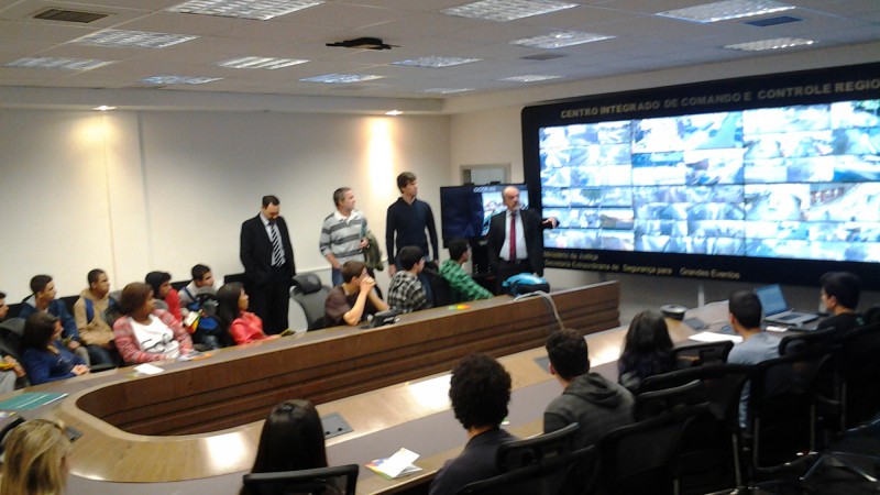 Estudantes da Escola Estadual Marechal Floriano Peixoto conheceram a estrutura do CICC